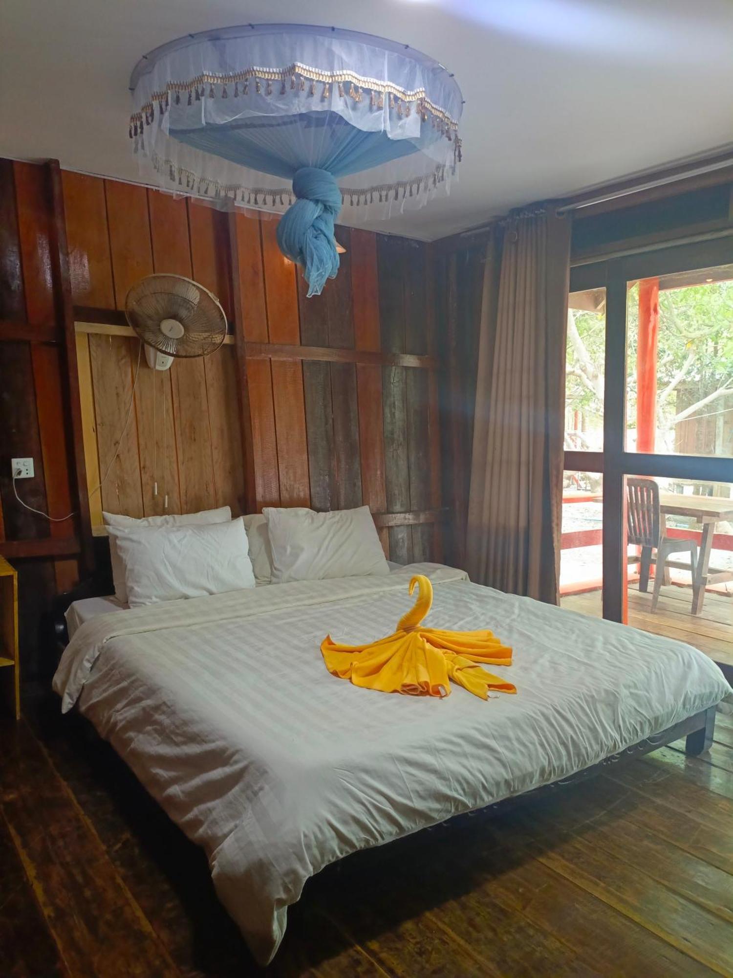 Koh Rong Beach Hostel And Bungalows Kaoh Touch Екстериор снимка