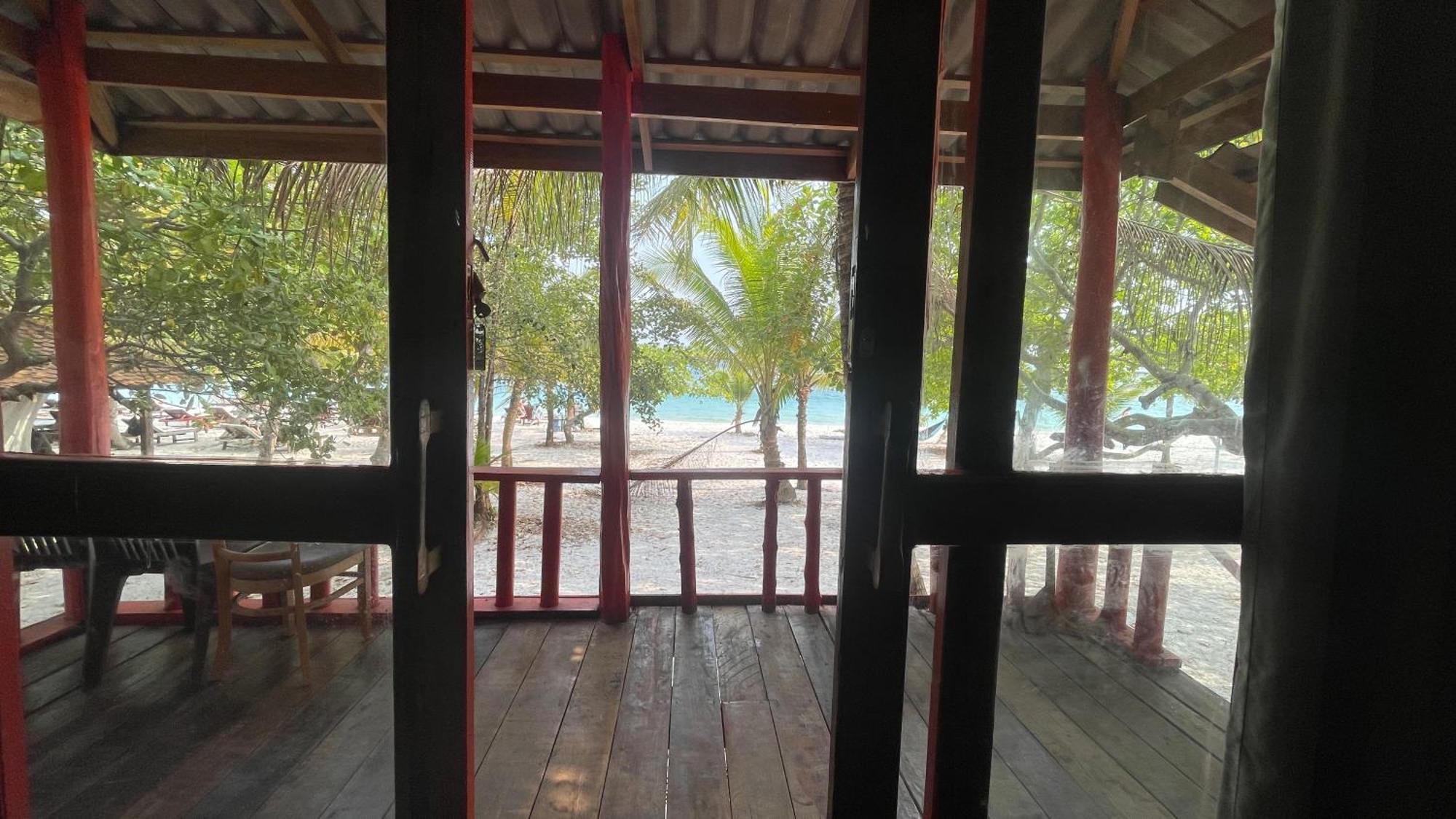 Koh Rong Beach Hostel And Bungalows Kaoh Touch Екстериор снимка